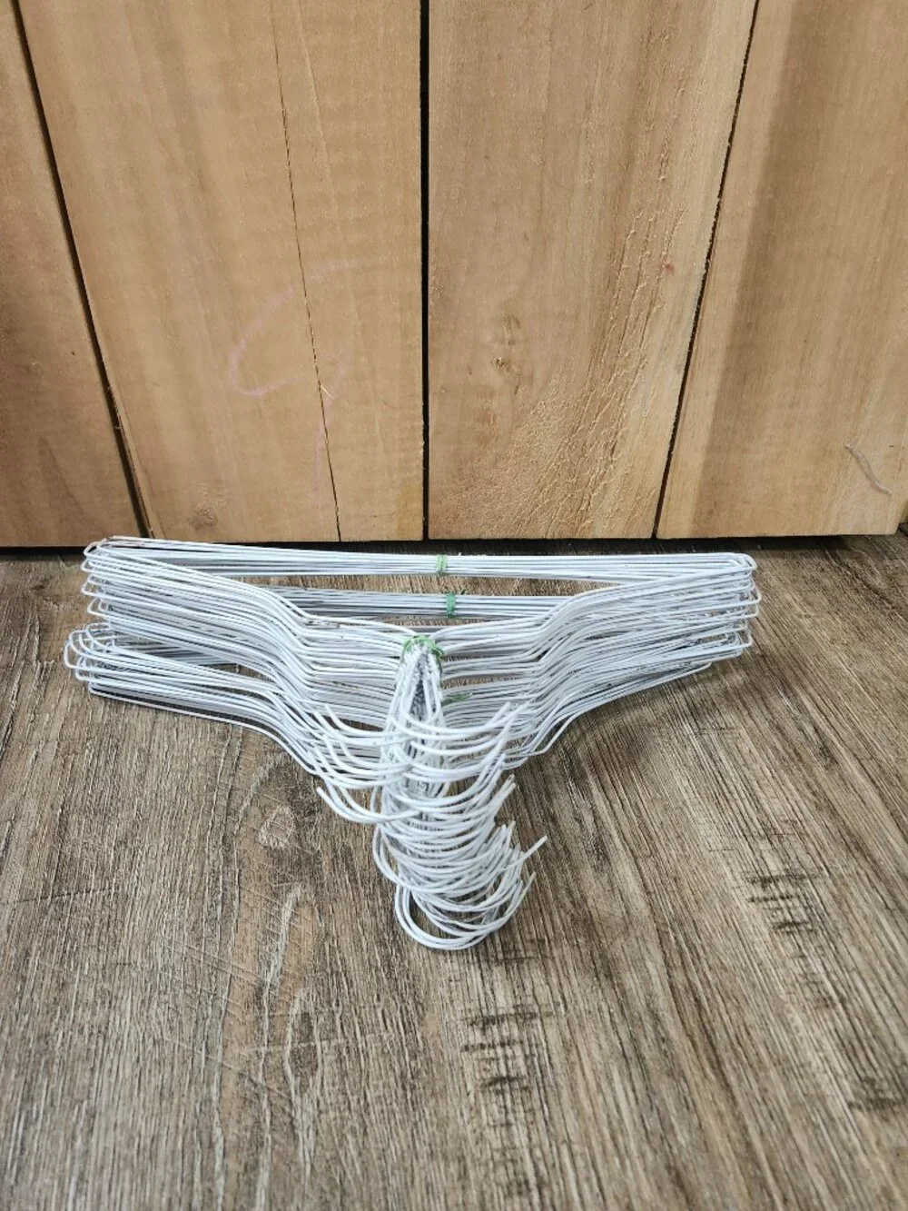 60 white wire clothes hangers
